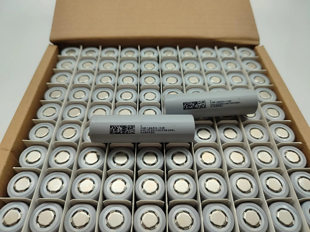 18650-32E 3.7V 3200mAh Recharg - Vape Battery 18650 recensione e prezzo